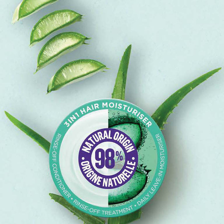 Dark & Lovely Aloe Vera Curly Hair Cream 13oz Hydrating Treatment in use