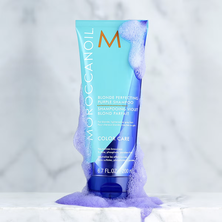 Moroccanoil Blonde Perfecting Purple Shampoo Neutralises Brassy Tones for Blonde Hair 200 ml/6.76 oz - Achieve your brightest
